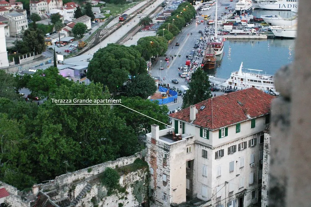 Apartment Sunny Studios In Diocletian Tower