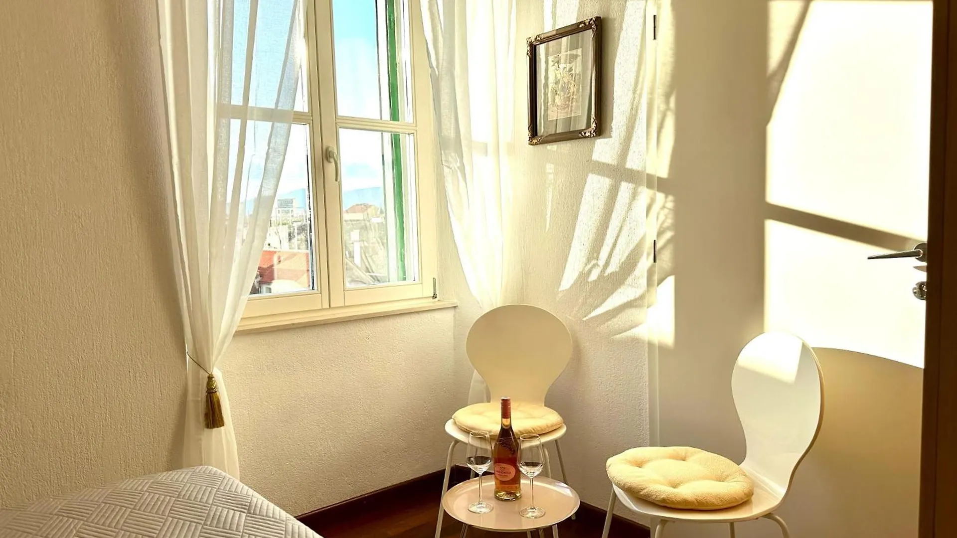 Sunny Studios In Diocletian Tower Croatia