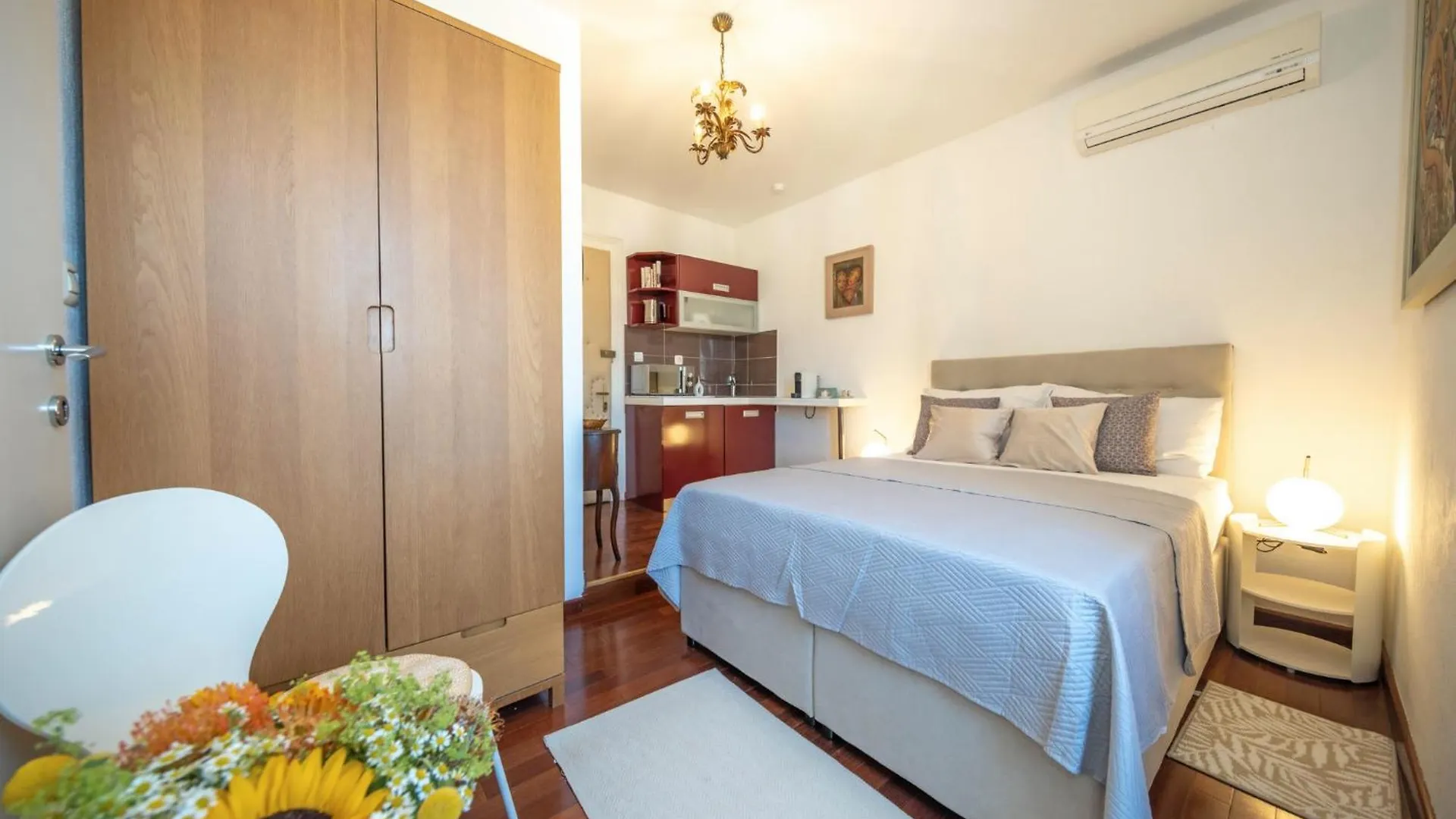 Sunny Studios In Diocletian Tower 0*, Split Croatia