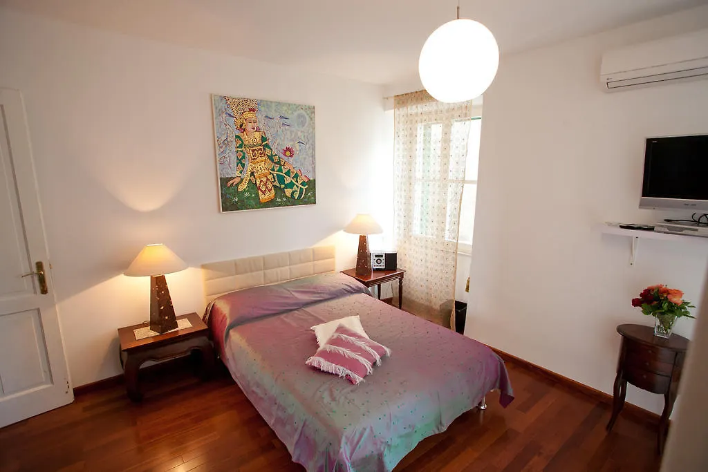 Sunny Studios In Diocletian Tower