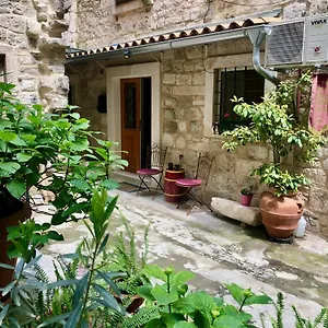 Venus Of The Palace - New Renovated Apartment