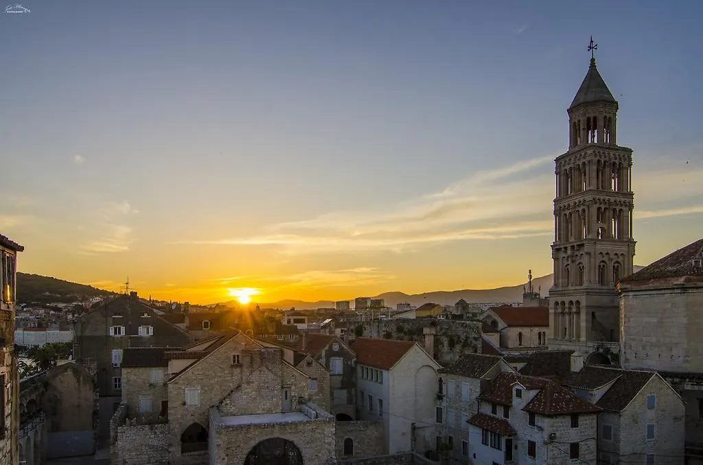 Sunny Studios In Diocletian Tower شقة