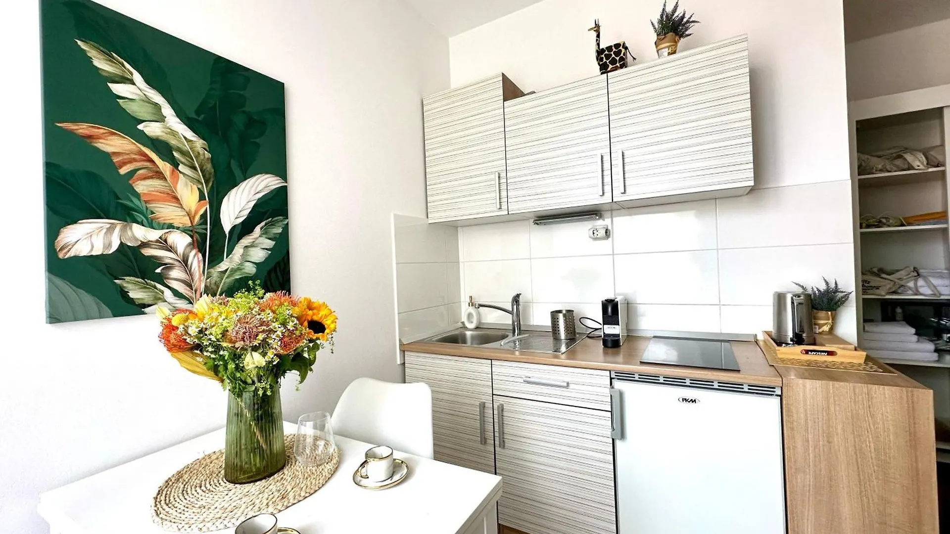 Sunny Studios In Diocletian Tower شقة سبليت