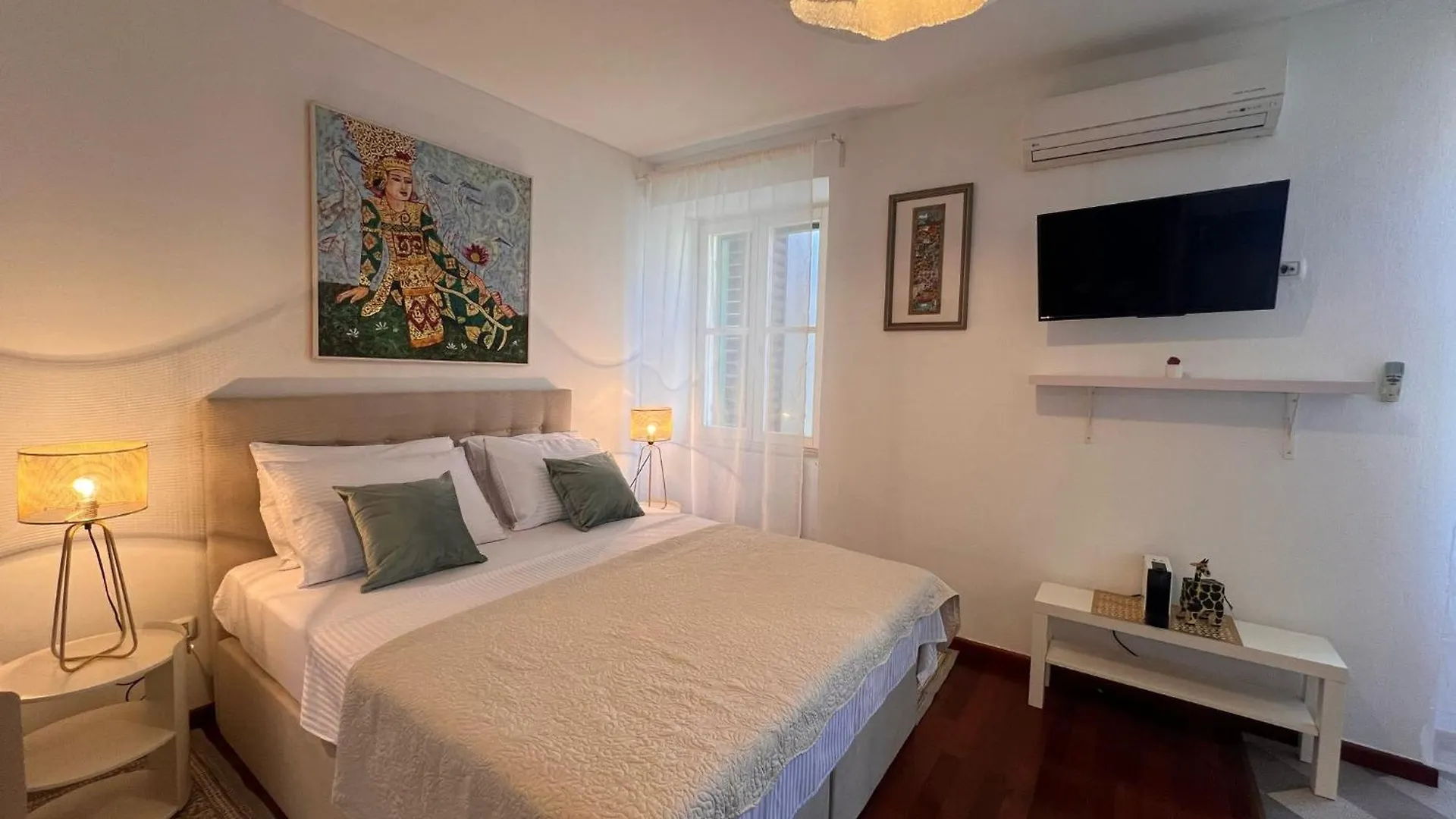 Sunny Studios In Diocletian Tower شقة