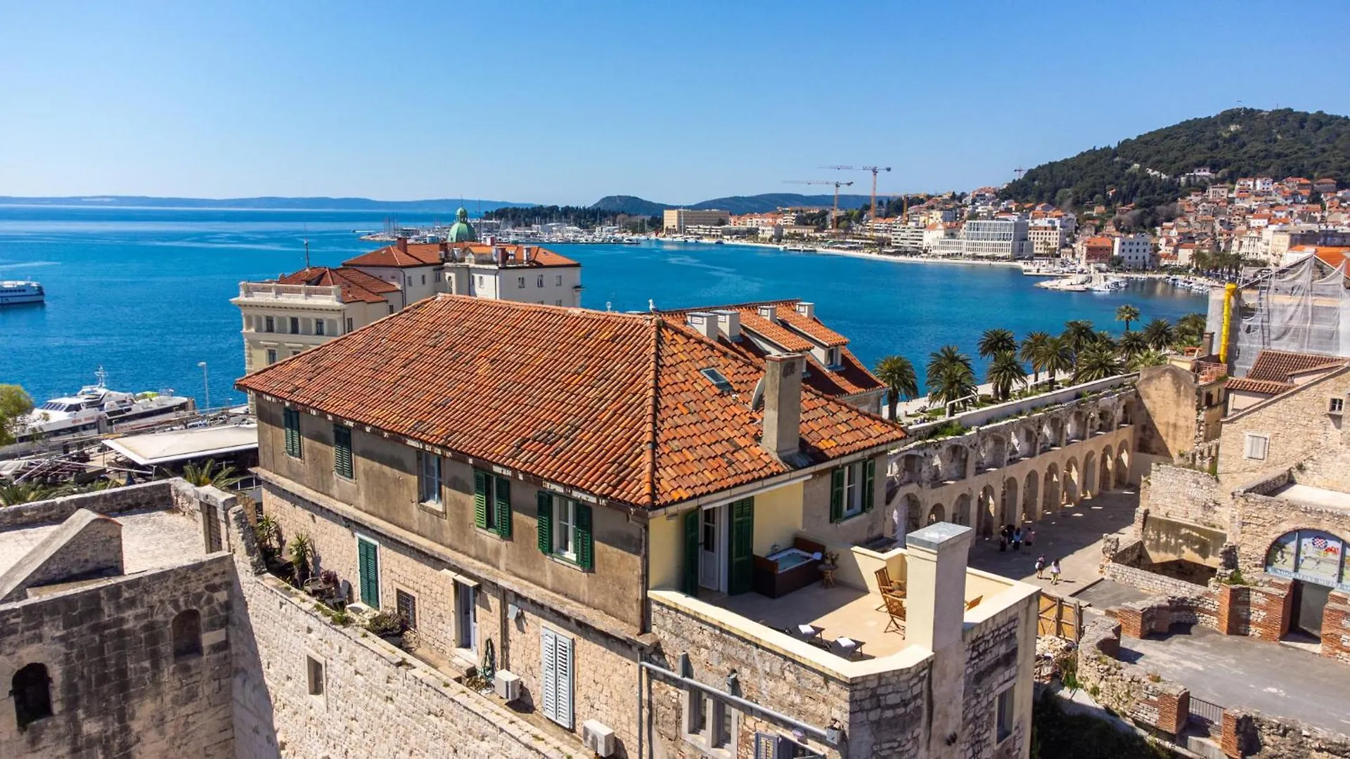 Sunny Studios In Diocletian Tower 0*, سبليت