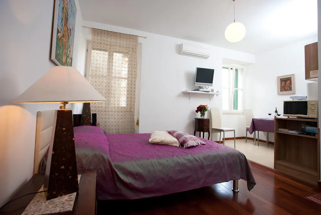 شقة Sunny Studios In Diocletian Tower
