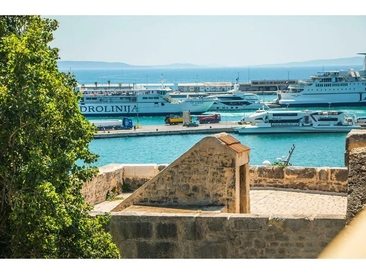 Sunny Studios In Diocletian Tower كرواتيا